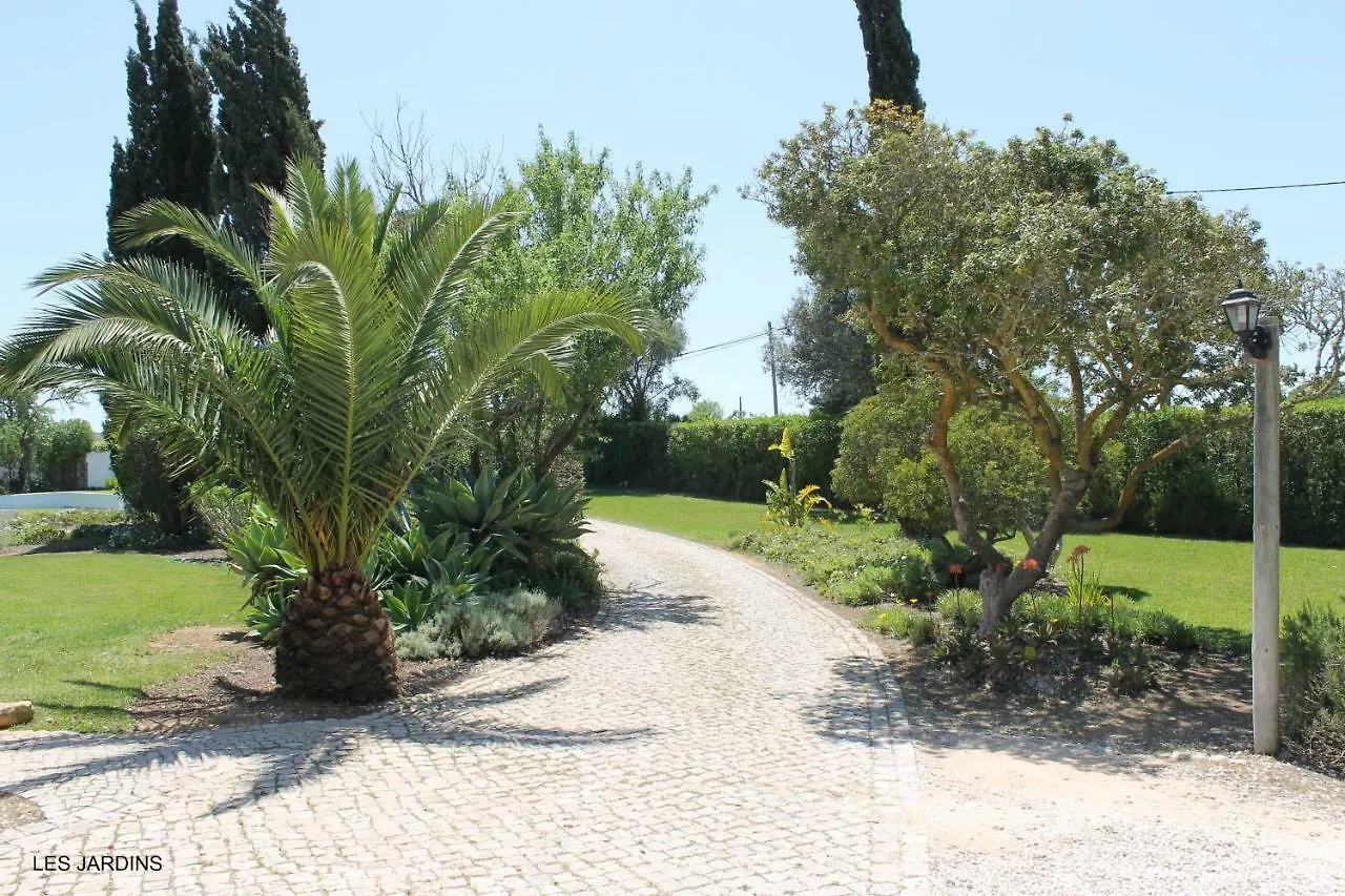 Casa Beachcomber Le Jardin Des Arts Lagos 0*,