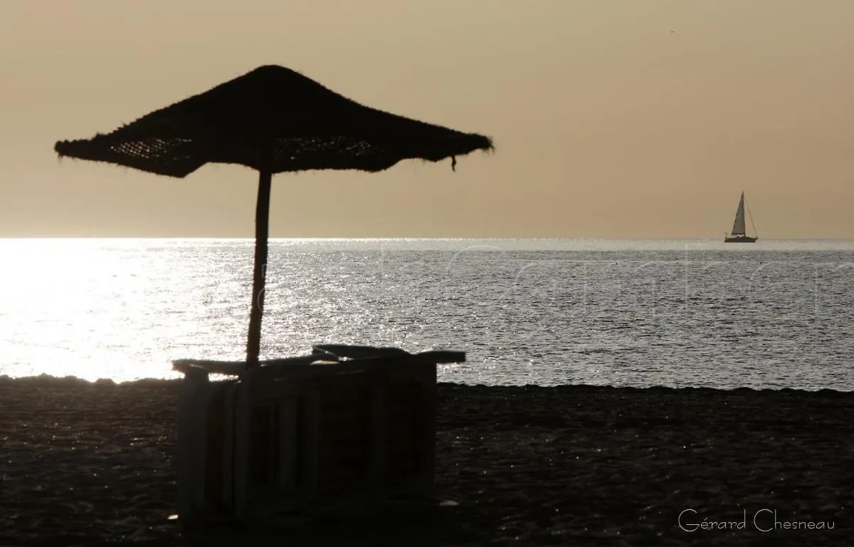 Casa Beachcomber Le Jardin Des Arts Lagos 0*,