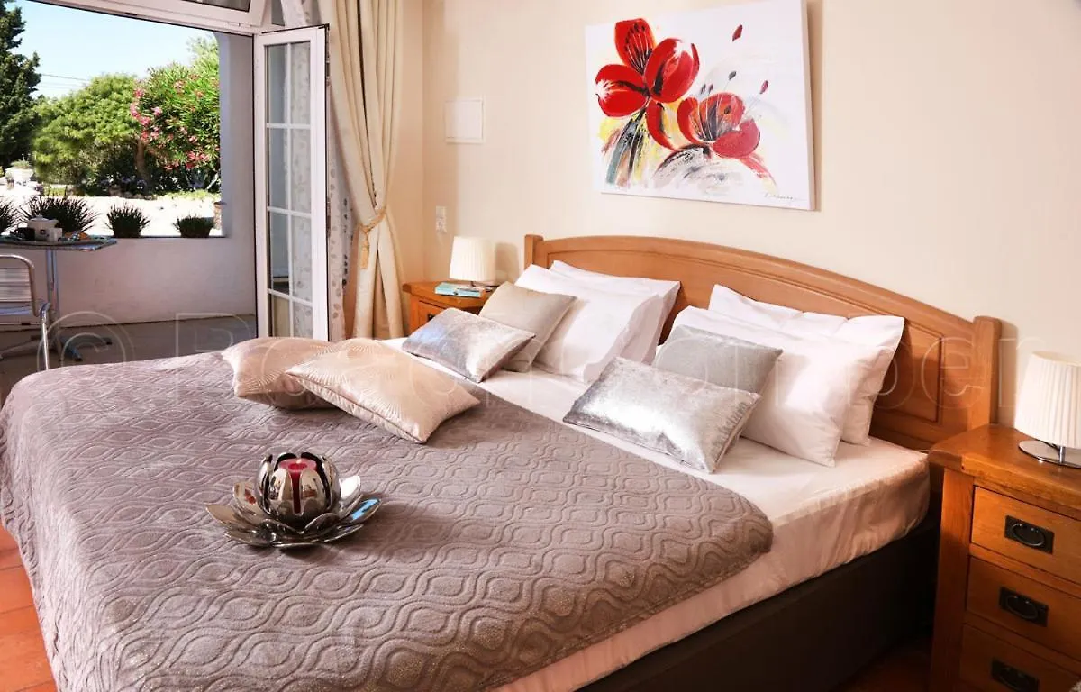 Casa Beachcomber Le Jardin Des Arts Lagos